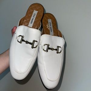 DAZLING WHITE LEATHER Steve Madden Size 9